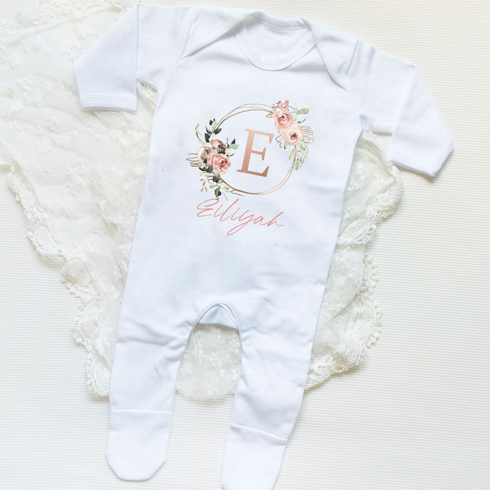 Baby Clothing Names - بدلة نوم مخصصة للفتيات الصغيرات مرحبًا