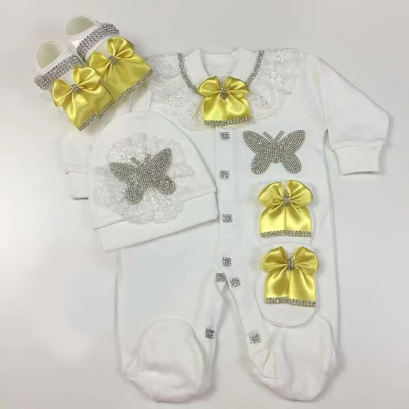 4 قطع ملابس أطفال ترحيبية بتصم - مراجعة Baby Clothing Names وسعره