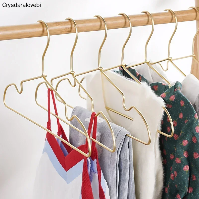 شماعات ملابس الأطفال المضادة ل - مراجعة Baby Clothing Hangers وسعره
