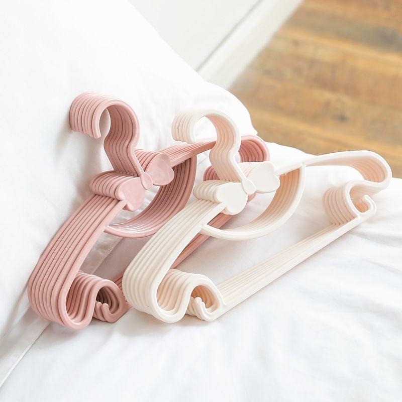 10 قطعة رفوف ملابس الطفل المحم - مراجعة Baby Clothing Hangers وسعره
