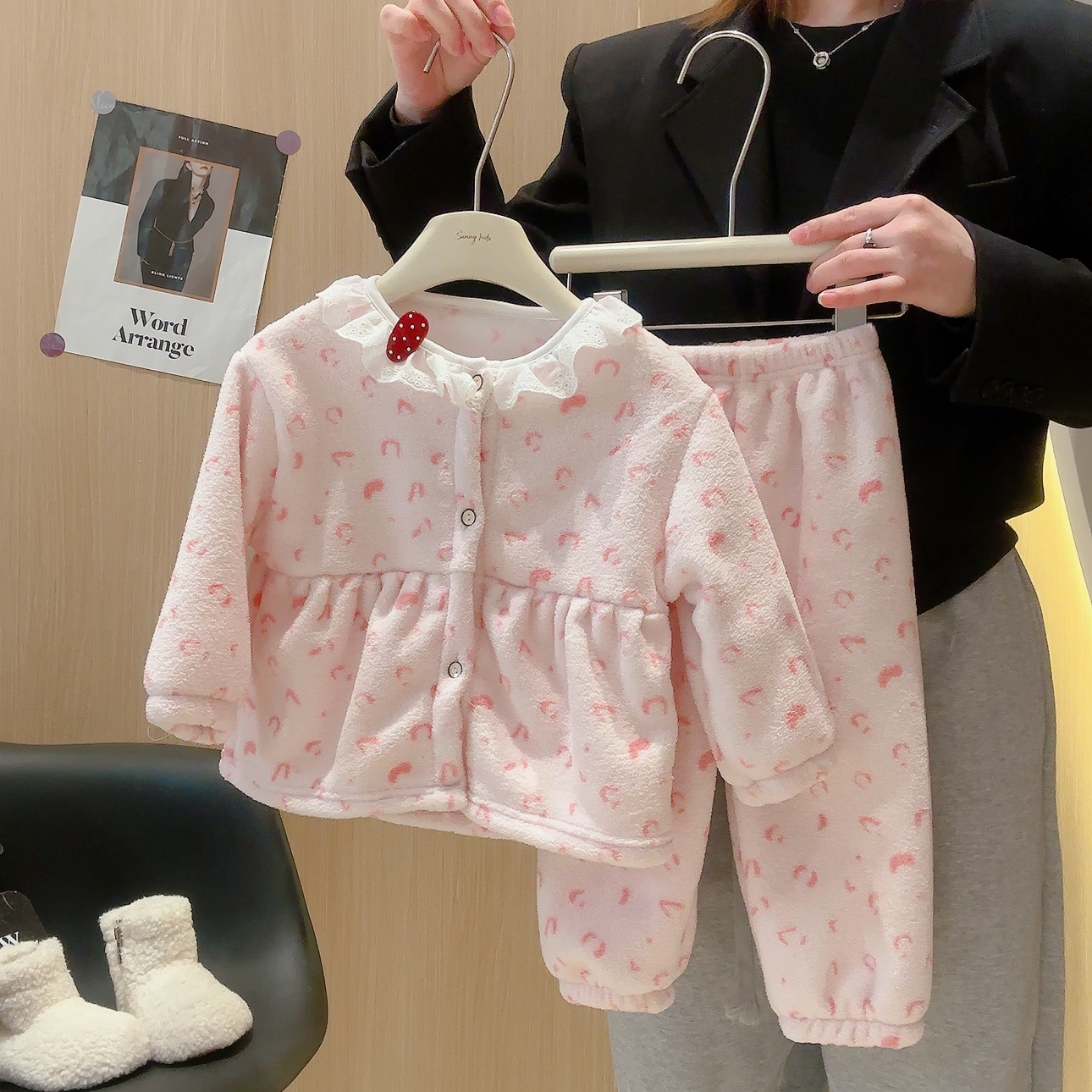 طقم بيجامة جديد للفتيات الصغير - مراجعة Baby Sleep Suit وسعره